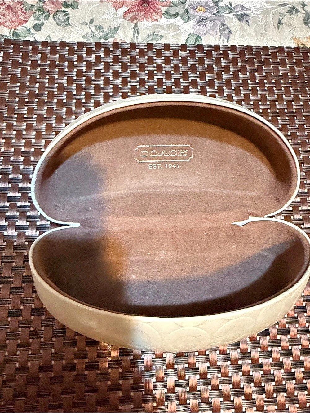 Coach Optic Signature Hard Clamshell Sunglasses Case White & Brown
